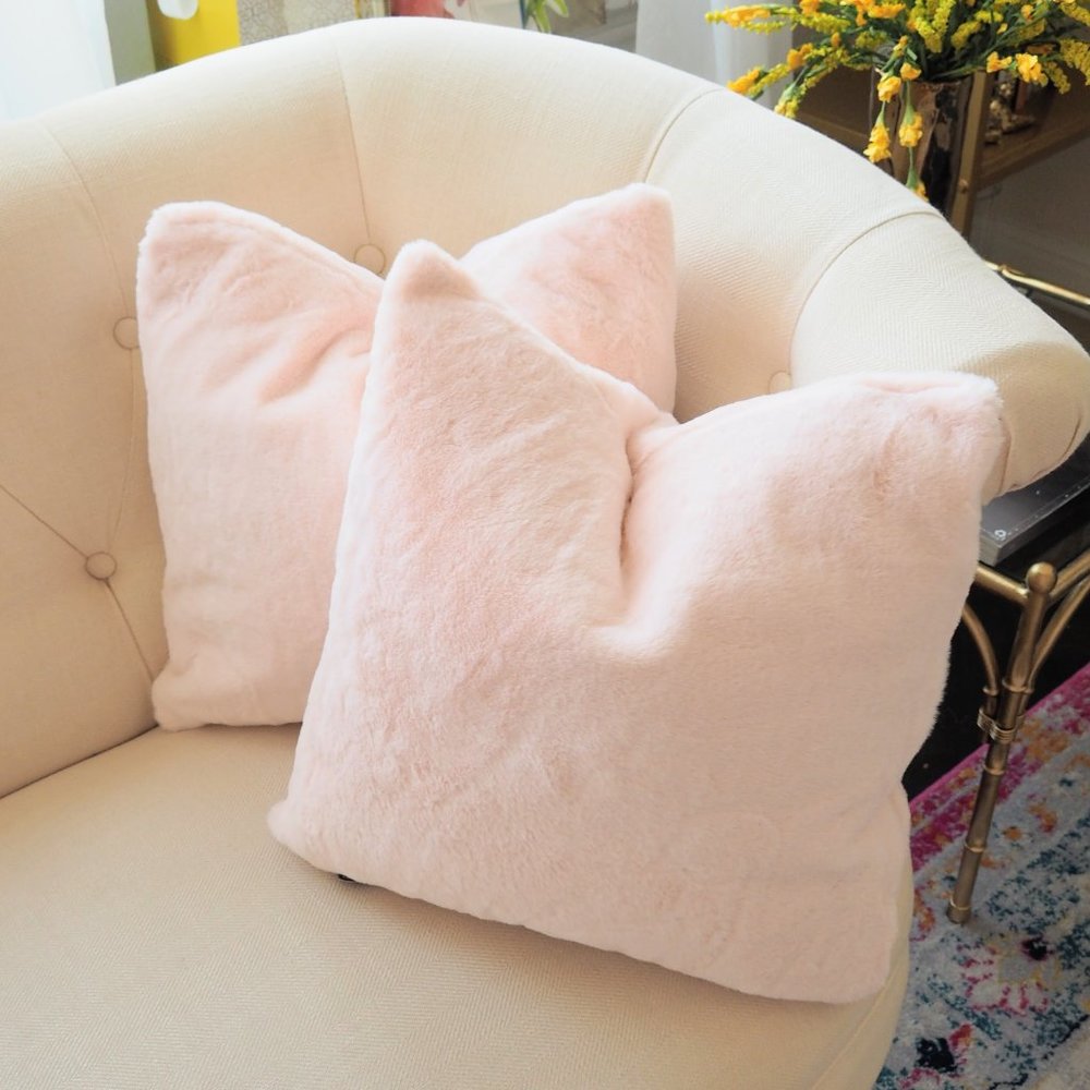 NWT 2 PILLOWS INSERT+COVER MACHINE WASHABLE